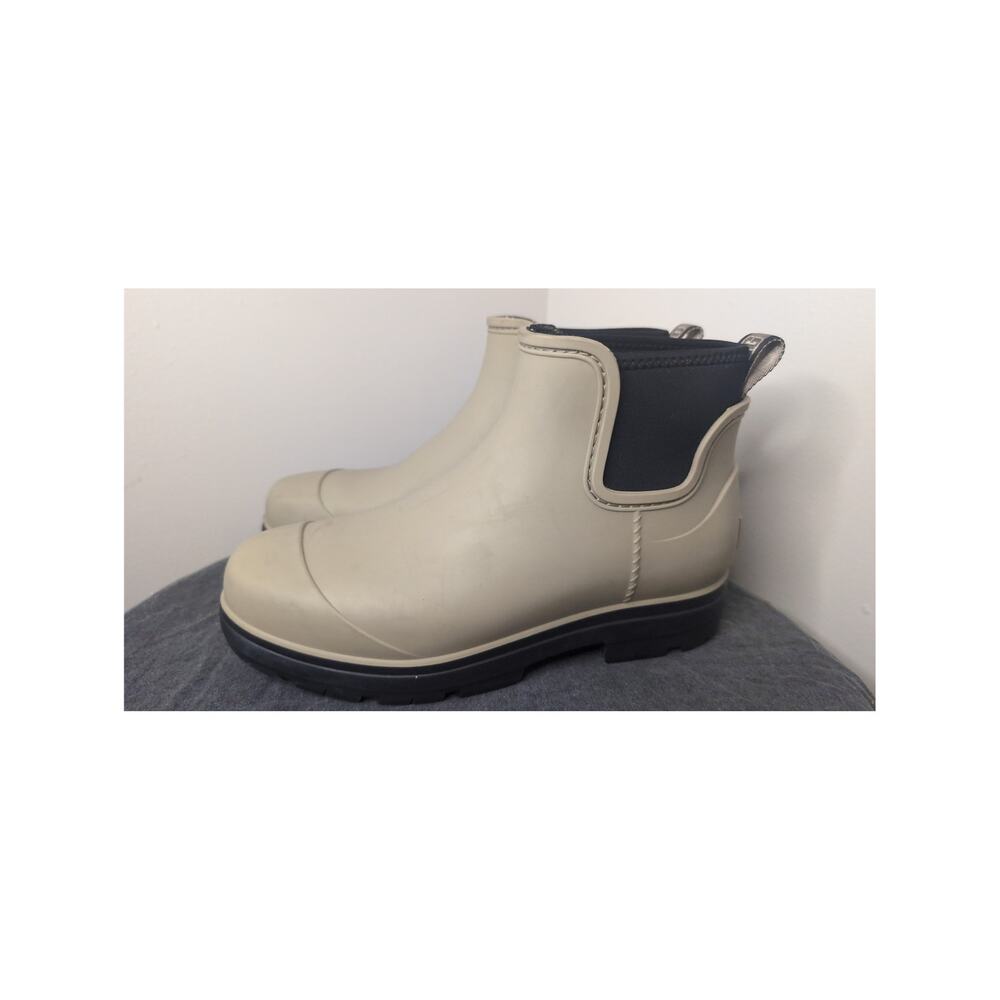 UGG Chelsea Rain Boots Cream Waterproof Ankle Boots Women Size 10